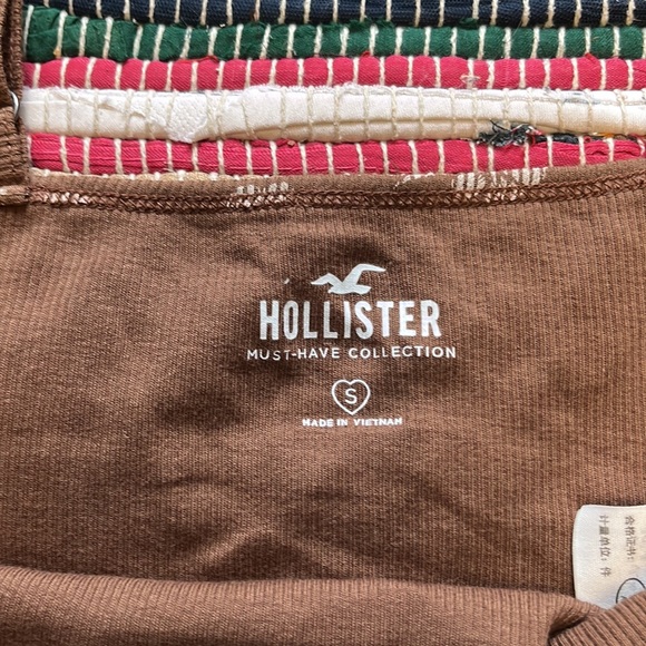 Hollister Brown hibiscus pattern tank top with lace trim - Picture 3 of 3